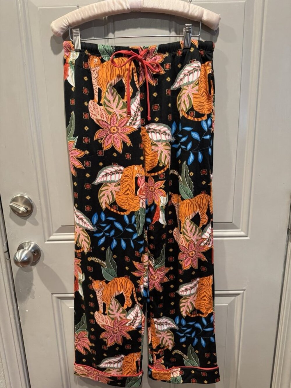 Room Service Women's Tiger Black Orange Multi Floral Pajama Set PJs S Small NEW - Picture 15 of 16